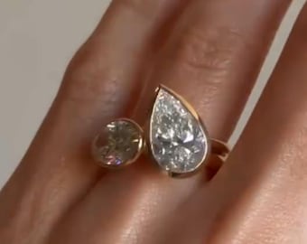 3CT Pear And 2CT Oval Moissanite Ring Set, Double Bezel Ring Set 14k Gold Ring Set Anniversary Ring, Engagement Ring, You N Me Wedding Ring.