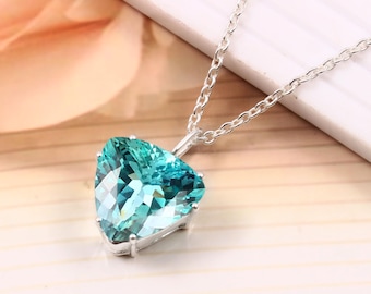 Colgante de zafiro azul verdoso de Ceilán: Charm de plata de ley Trillion