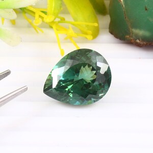 28.40 CT Ceylon Green Parti Sapphire Pear Cut Gemstone: 21x16 MM