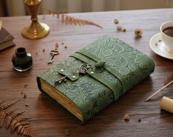 Diario de cuero con relieve de flores de jardín verde con llave, diario hecho a mano, cuaderno de bocetos, regalos