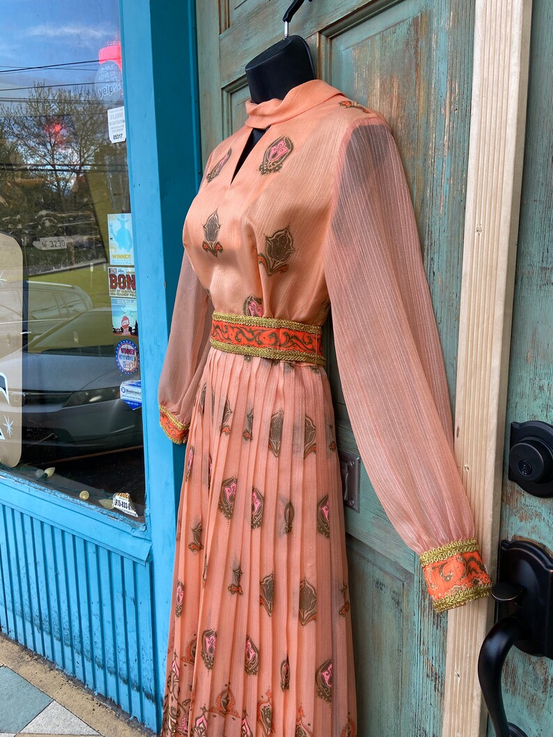 Vintage ALFRED SHAHEEN Apricot Floral Sleeveless Maxi Dress