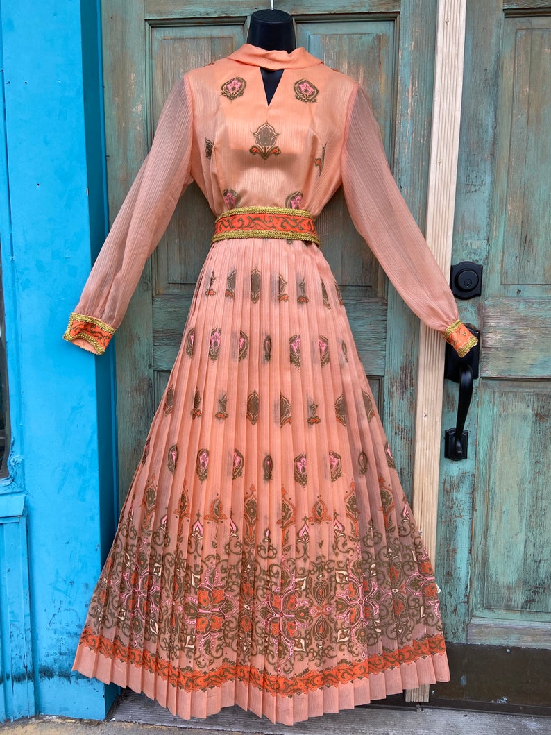 Vintage ALFRED SHAHEEN Apricot Floral Sleeveless Maxi Dress