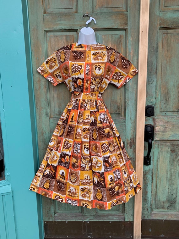 50s Orange, Gold, Brown Beach Scene patterned Top/