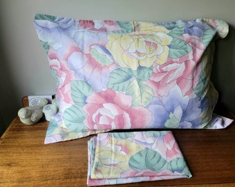 Vintage Contemporary Floral Shams Pair Set of 2 Aurora Pattern Large Scale Floral Botanical Pink Green Retro Pillowcases