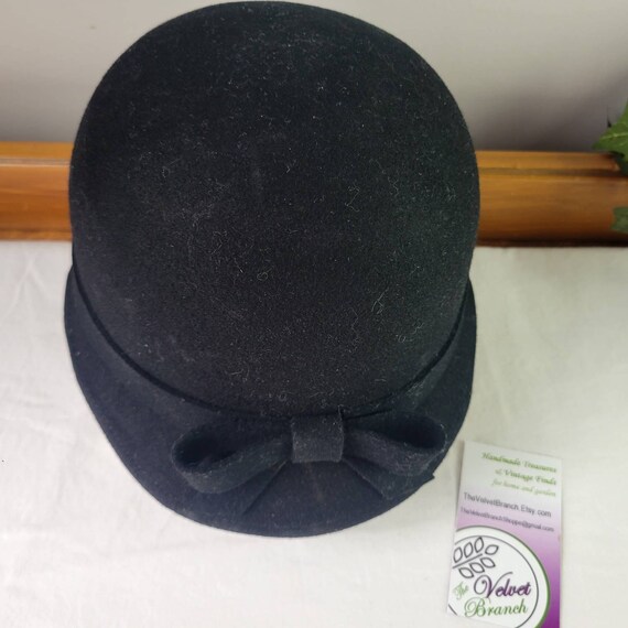 Vintage Black Felt Hat, Derby Bonnet, Flapper Clo… - image 7