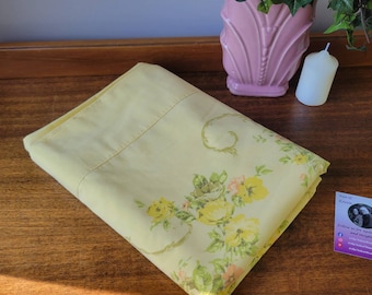 Retro Vintage Queen Flachbettlaken. Kräftiges Gelb Floral Easy Care Perkal, 1950er Jahre Mid Century Linens Utica JP. Stevens