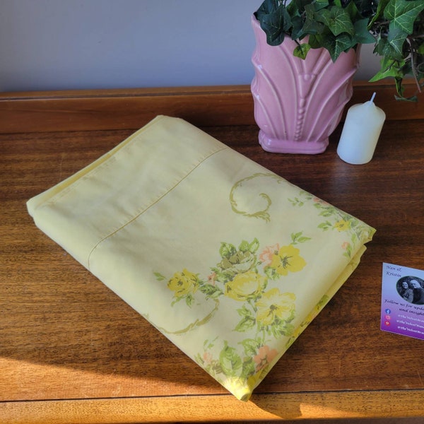 Retro Vintage Queen Flat Sheet. Bold Yellow Floral Easy Care Percale, 1950's Mid Century Linens Utica JP. Stevens