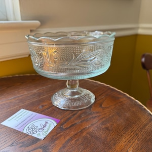 Beautiful Glass Pedestal Dish Vintage Candy Bowl Floral Container Vase, 1960’s