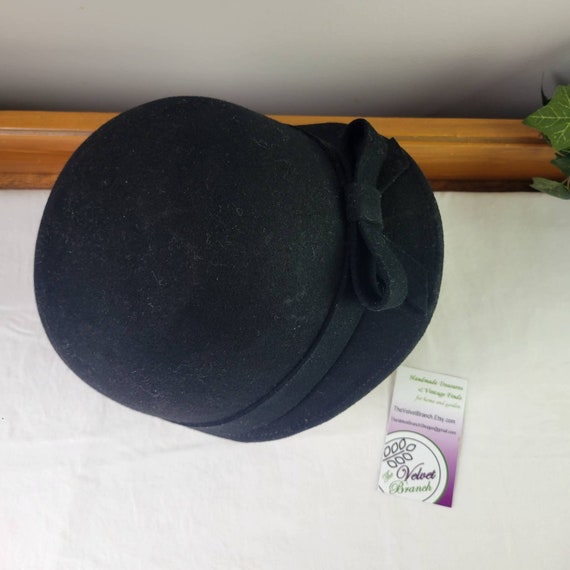 Vintage Black Felt Hat, Derby Bonnet, Flapper Clo… - image 5