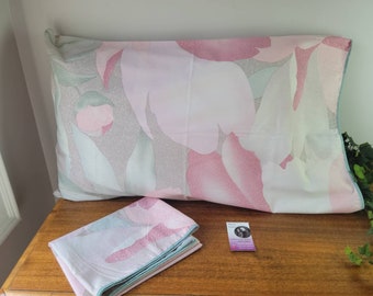 Vintage Wamsutta Pair of Pillowcases Set of 2 Pink Mod Vintage Pillow Cases. Large Mod Floral. Vintage Percale Linens