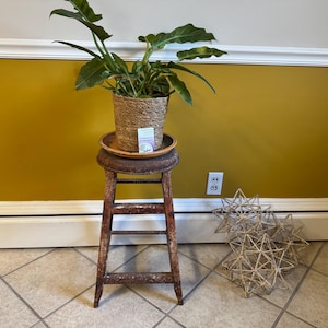 Vintage Rustic Shop Stool. Rusty Metal Distressed Bar Drafting Stool. Chippy Farmhouse Chair Furniture