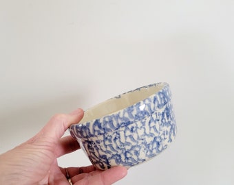 Vintage Blue & White Spongeware Bake Dish Ramekin Pottery. Henn Rosewood USA Stoneware Dinnerware