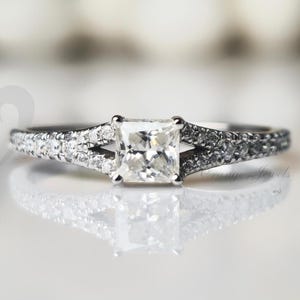 Princess Cut Moissaniet-verlovingsring: 925 zilver effenen, halve eeuwigheid