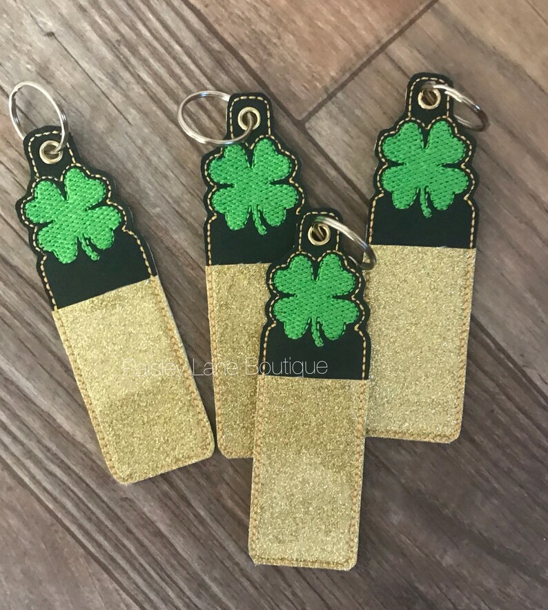 St Gift for Her Irish Lip Balm Holder Lucky Charm Keychain Patrick/'s Day Keychain 4 Lead Clover Lip Balm Holder Gift for Teen