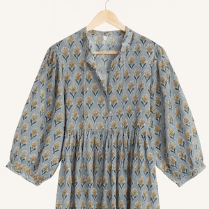 Robe midi grise Kyra en tissu à imprimé floral et bloc | Robe bohème en coton | Robes pour femmes | Robe moulante