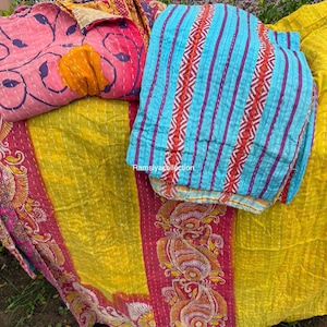 Vintage Kantha Quilts Indian Cotton Handmade Bedding Quilt Fabric Throw Blanket Kantha Bed Covers Reversible Coverlets Bedspread 52X42 Inch