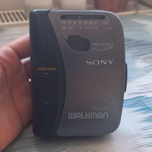 Sony Walkman FX-153 AM/FM Vintage Cassette Player – Full Working