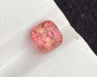 Turmalina afgana rosa natural, talla cojín, 1,75 quilates de pura elegancia.