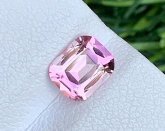 Turmalina rosa chicle, talla cojín, 1,05 quilates
