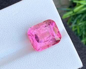 Turmalina rosa chicle natural: 6,75 quilates, talla cojín, gema sin tratar, procedente de Afganistán.