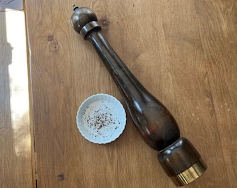 Large Italian Pepper Grinder