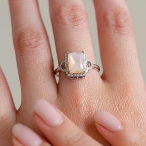 Mother of Pearl Ring Sterling Silver Oval Gemstone Ring White Shell Stone Jewelry Minimalist Ring 925 Sterling Silver Promise Stackable Ring