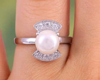 Elegant Freshwater Pearl & Sterling Silver Ring with Cubic Zirconia Accents
