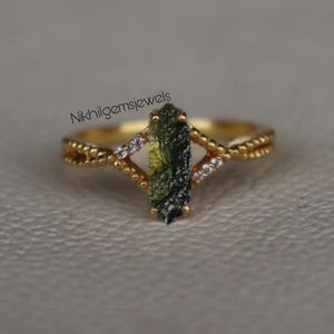 Ruwe sterlingzilveren ring Moldaviet: zeshoekige verlovingsring