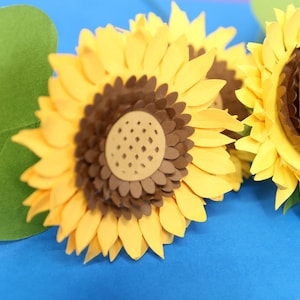 Modèles SVG et PDF de tournesol en papier | Fichier de coupe pour un tournesol en papier cartonné 3D avec 2 options centrales + avec tige et feuilles