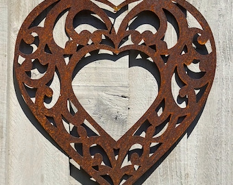 Laser-Cut Steel Heart Wall Art: Rustic Garden Decoration