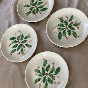 Lenox Holiday Dimension Collection Saucer Set of 4 – Holly & Berries