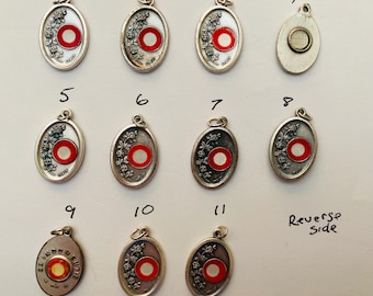 Relikwiedoek 3e klas – medailles verschillende heiligen