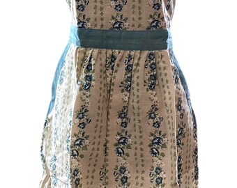 Ready to Gift  – EnVogue Floral Apron + Angel Zipper Pull + Holiday Card Set