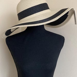 NWOT Black and White Large Brimmed Beach Sun Hat, OS Magid White Hats for Women for sale | eBay main image 4