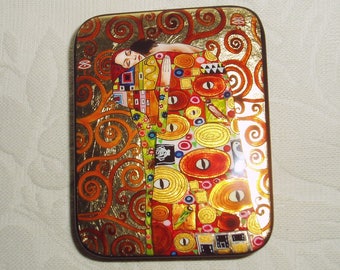 Russian small Lacquer box Art Deco " Embrace " by G. Klimt Hand Painted