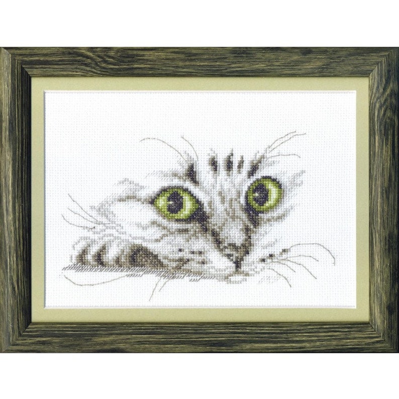 NEW UNOPENED Counted Cross Stitch Kit Charivna Mit Cat/'s look # M-267
