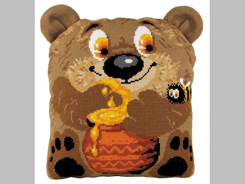 NEW UNOPENED Russian Counted Cross Stitch KIT Riolis 1590 Bear Winnie the Pooh Cushion Pillow