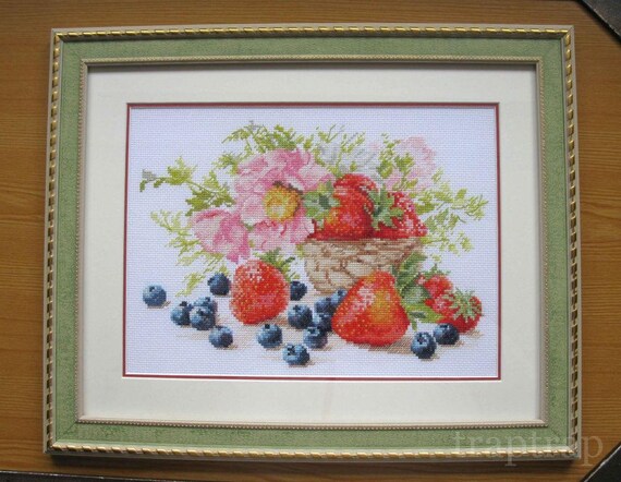 NEW UNOPENED Russian Counted Cross Stitch Kit OVEN 748 Chamomile and strawberry Flowers berries