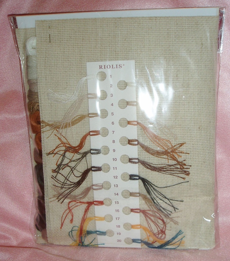 NEW UNOPENED Russian Counted Cross Stitch KIT Riolis 1247 Furry Friends Kittens
