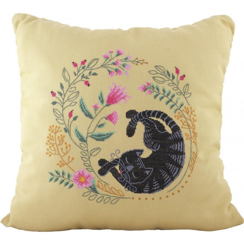NEW UNOPENED Counted Cross Stitch Kit Charivna Mit BT-222 Crystal Art Black cat Flowes Pillow Summe deams