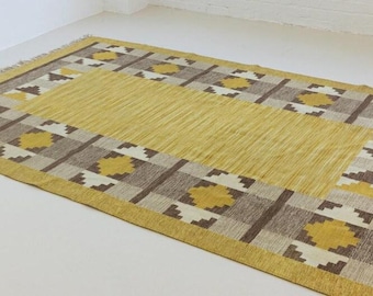 Handwoven Wool Kilim Rug: Scandinavian Geometric Flatweave 8x10