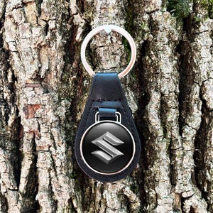 Key fob Leather round epoxy resin decal Keychain Suzuki emblem best gift auto accessories keyholder