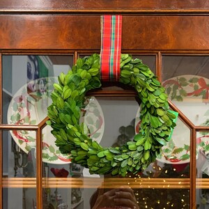 LaHomey 10-Inch Boxwood Wreath, Green Garland for Home Wedding Decoration