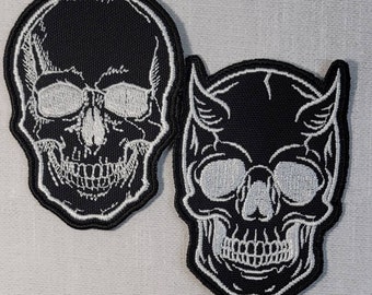 Parche de calavera bordado: aplique de lona negra