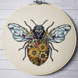 Bee embroidery hoop art