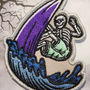 Surfing skeleton patch