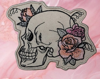 Parche bordado de calavera: Aplicación floral de calavera (5x4 pulgadas)