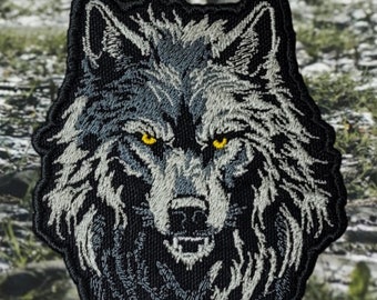 Wolf embroidered patch