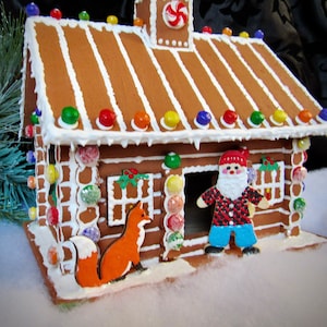 Faux Gingerbread Santa&#39;s Log Cabin