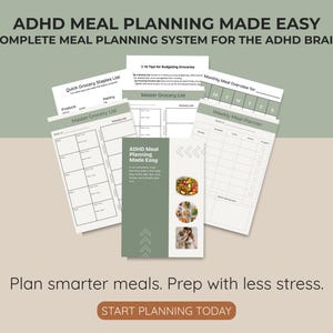 Op de afbeelding: Een verzameling afgedrukte maaltijdplanningsbladen met de tekst "ADHD Meal Planning Made Easy". De bladen bevatten boodschappenlijstjes, week- en maandplanners en tips voor budgettering. De afbeelding bevat ook de tekst "Plan slimmere maaltijden. Bereid je voor met minder stress."